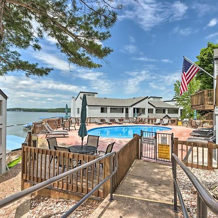 Sunny Osage Beach With Balcony And Lakefront View ภายนอก รูปภาพ