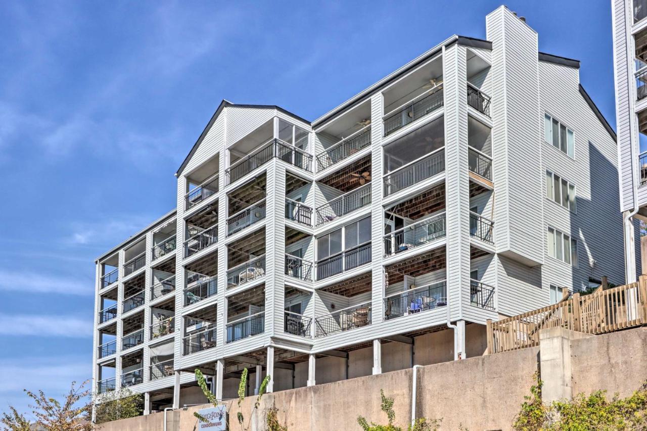 Sunny Osage Beach With Balcony And Lakefront View ภายนอก รูปภาพ